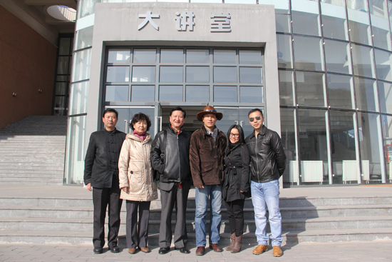 “百老汇华裔第一人”著名表演艺术家王洛勇教授来访我校